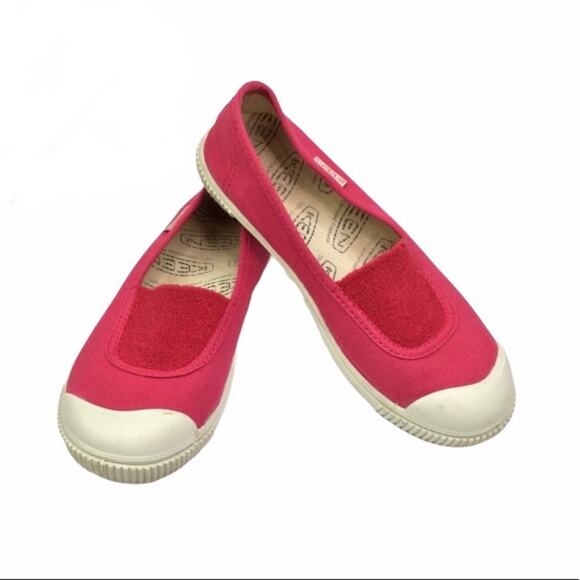 Keen Vulcanized Slip On Sneakers - Picture 1 of 9